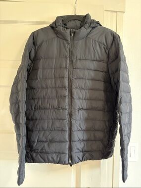 Figs Men's Black Puffer Jacket with Hood size large